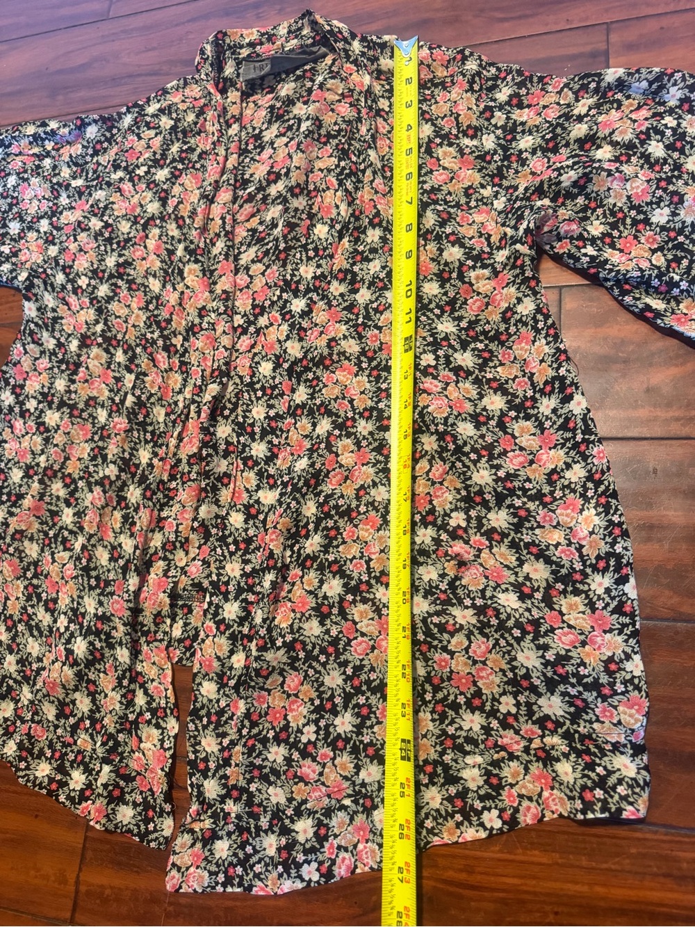 Free People Black Floral open Tunic with Pink & White Blossoms 100% Rayon Sz M - Picture 2 of 9